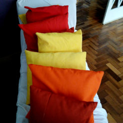 Almofadas coloridas