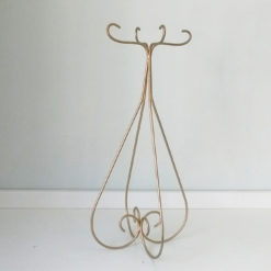 Suporte de ferro alto
